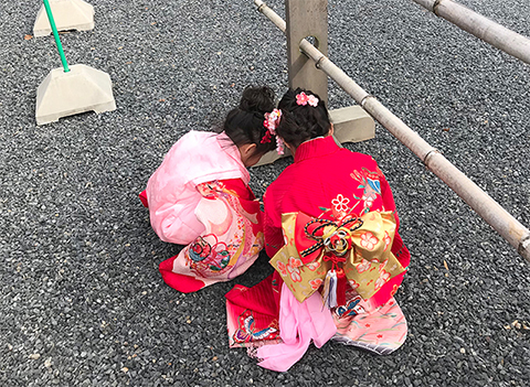 隅田八幡神社へ娘2人の七五三詣り